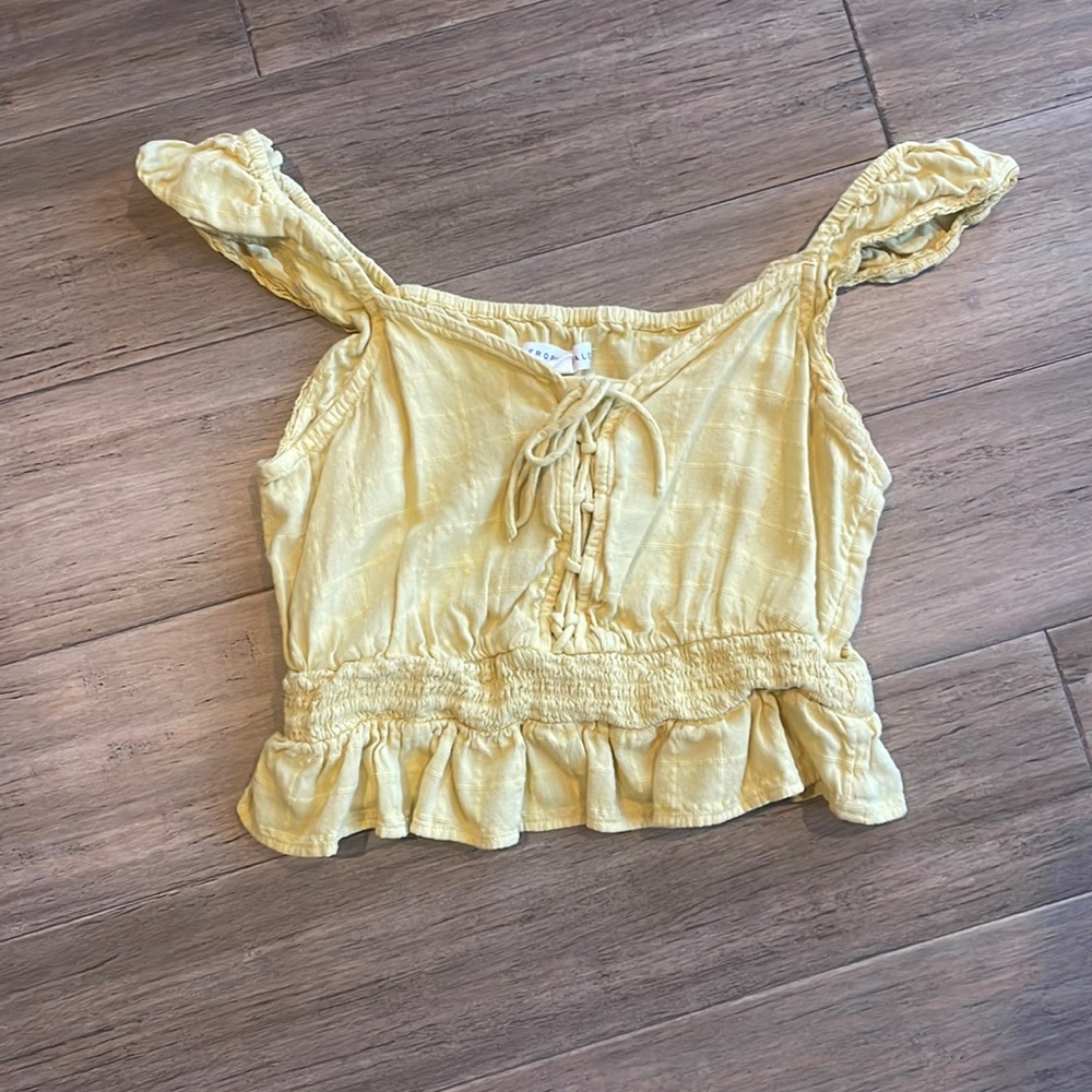 Aeropostale yellow top  size Small